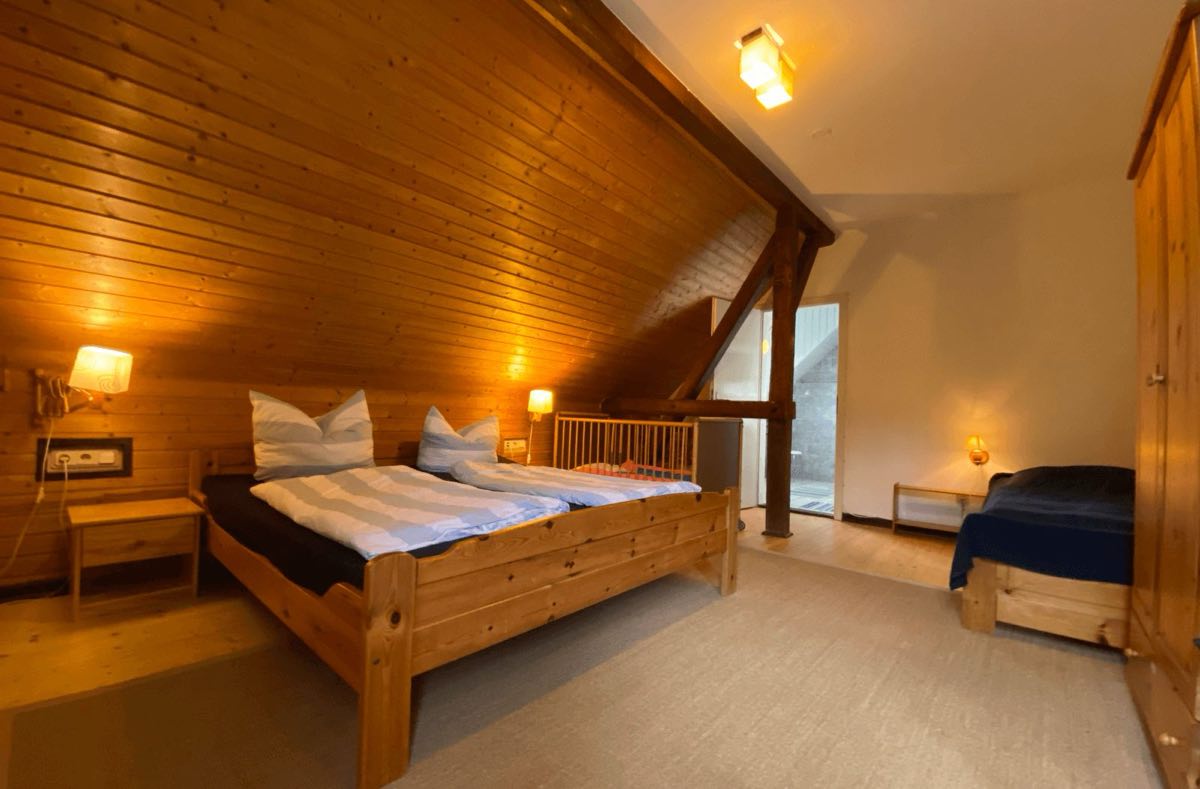 Whg. 4 DG Süd: Schlafzimmer